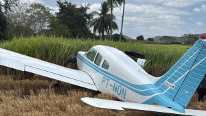 'Avião em, que estava o prefeito de João Pessoa, Cícero Luceno, teve de pousar em cidade da região metropolitana da capital paraibana
