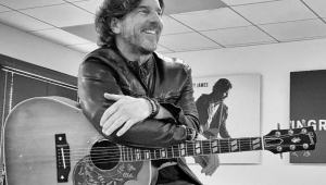 Brett James era considerado um dos principais compositores da cena country