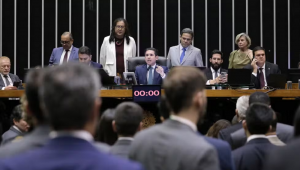 Câmara vota PEC da Blindagem