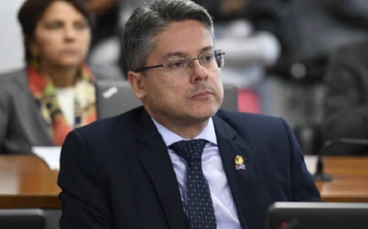 Senador Alessandro Vieira