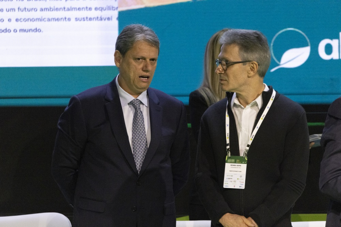 O governador de São Paulo, Tarcísio de Freitas, e o governador de Minas Gerais, Romeu Zema, participam do 24º Congresso Brasileiro do Agronegócio
