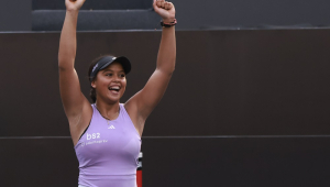 A jovem tenista brasileira Nauhany Silva, a Naná, de 15 anos, derrotou a compatriota Carolina Meligen no SP Open