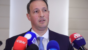 O secretário de Segurança Pública de São Paulo, Guilherme Derrite, participa do Simpósio Nacional de Segurança Pública, na sede da ACSP, na Rua Boa Vista, no centro de São Paulo