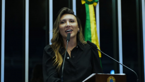 Ana Carla Lopes é advogada formada pela Universidade da Amazônia, com pós-graduações em Direito Público com ênfase em Gestão Pública, Ciência Política e Administração Pública