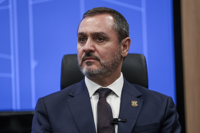 O diretor geral da PF, Andrei Rodrigues, durante entrevista para falar sobre os casos de bebidas alcoólicas adulteradas com metanol