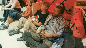 O Ministério das Relações Exteriores israelense anunciou este jueves que alguns dos ativistas da Flotilha Global Sumud presos, entre eles Greta Thunberg, estão "seguros e em bom estado de saúde" e sendo trasladados "de maneira segura" ao território israelense, onde "começarão os procedimentos de deportação para a Europa". EFE/ Ministerio de Exteriores israelí // SOLO USO EDITORIAL/SOLO DISPONIBLE PARA ILUSTRAR LA NOTICIA QUE ACOMPAÑA (CRÉDITO OBLIGATORIO)