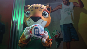 O jaguar Zayu, uma das mascotes oficiais da Copa do Mundo de 2026, participa da apresentação da “Trionda”, bola oficial do torneio
