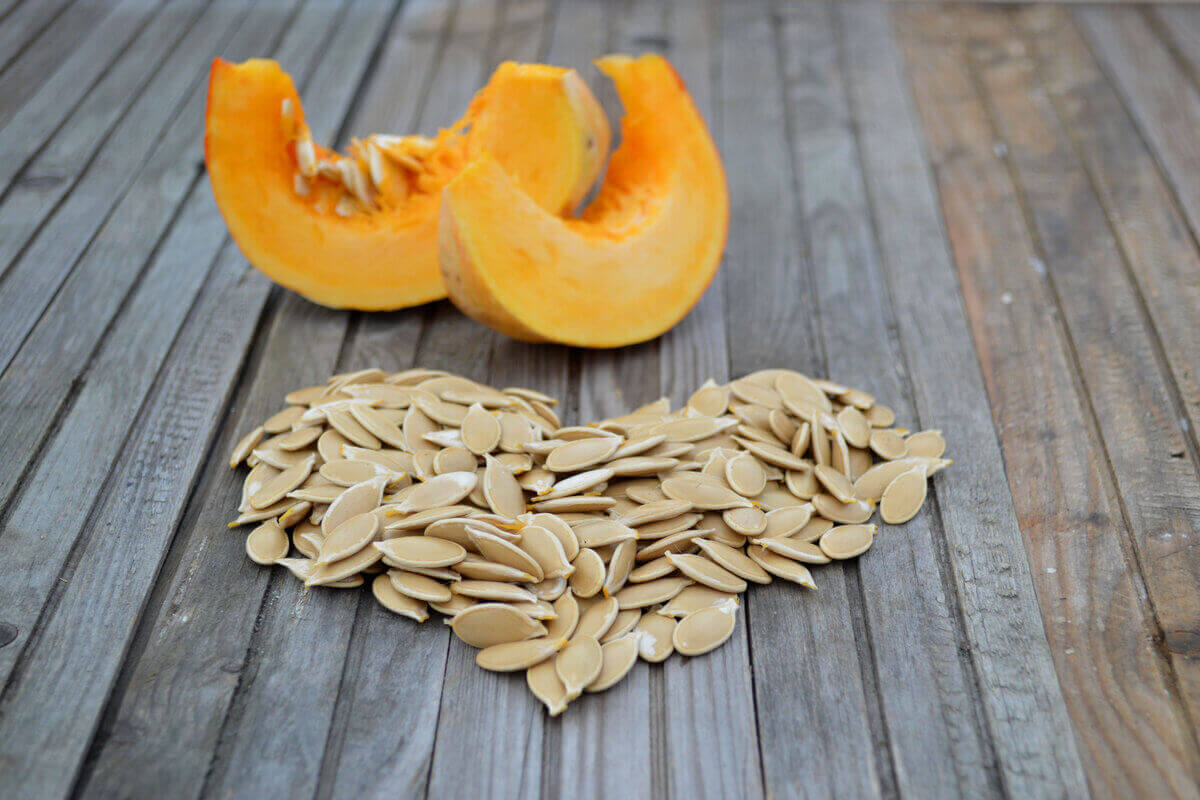 Inserir semente de abóbora no dia a dia é uma forma simples de agregar sabor e fortalecer o organismo com nutrientes essenciais 