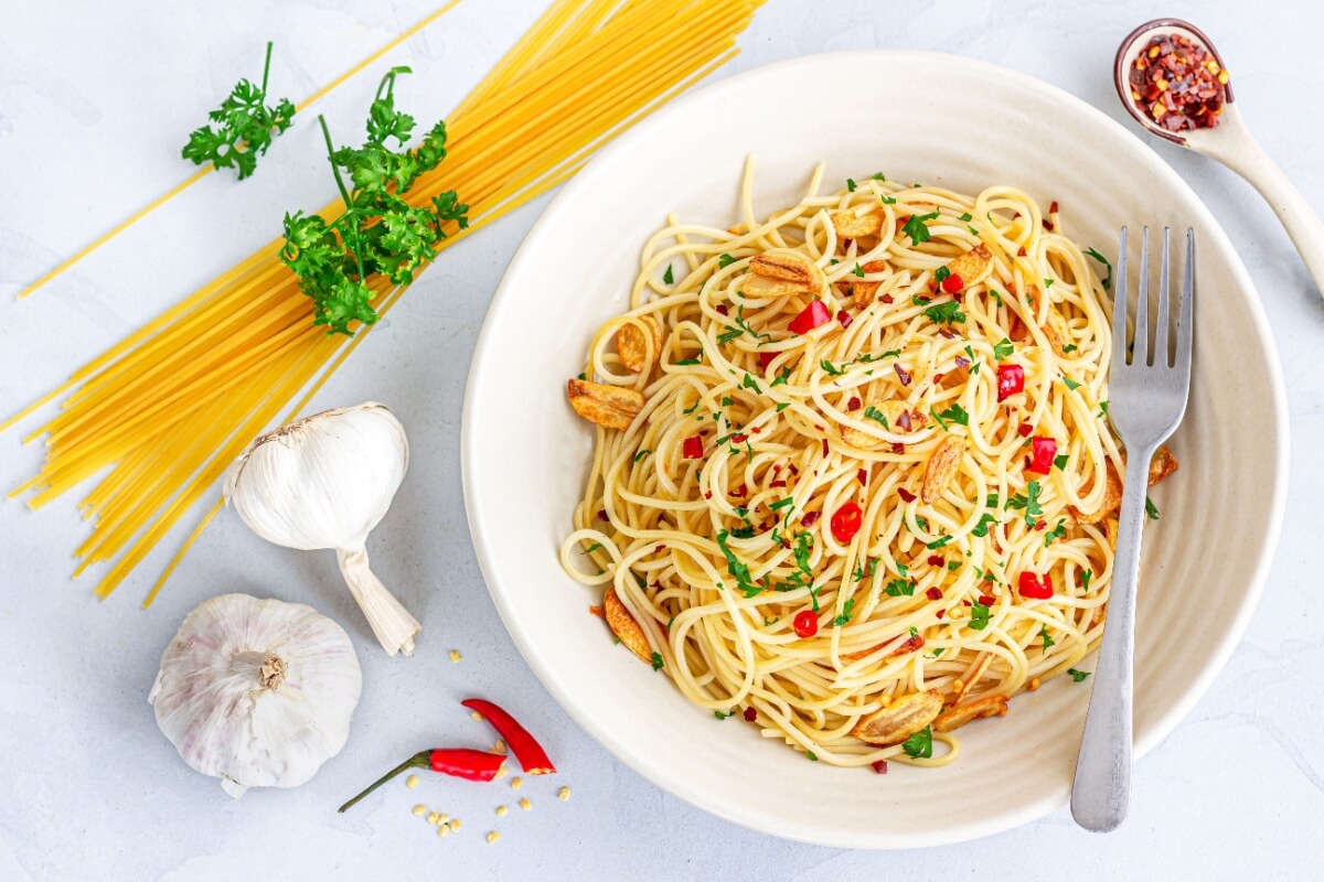 Espaguete ao alho e óleo apimentado 