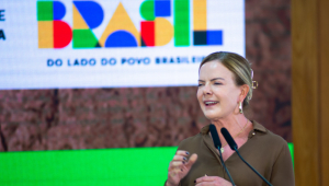 A Ministra da Secretaria de Relações Institucionais da Presidência da República Gleisi Hoffmann participa da cerimônia de Sanção do Projeto de Lei de Conversão n 4 de 2025 – Tarifa Social de Energia Luz do Povo