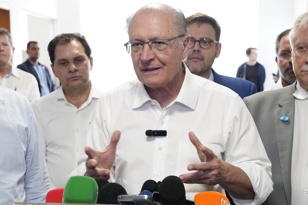 Alckmin Choca o Brasil: Defesa Blindada com R$ 30 Bilhões Fora do Teto de Gastos!