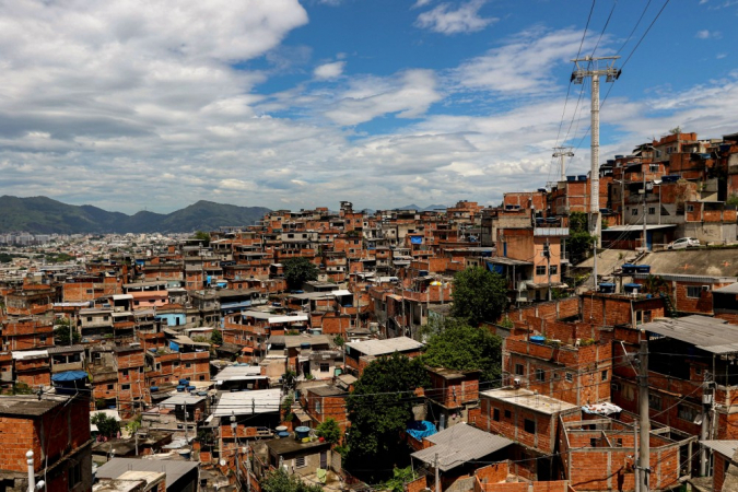Aglomerado de casas das favelas do Complexo do Alemão