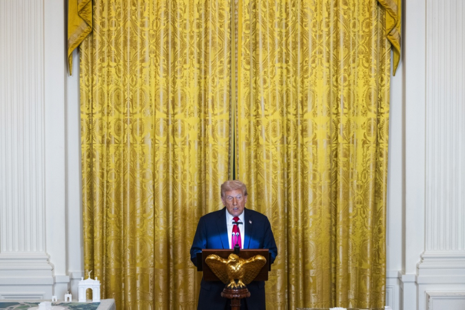 O presidente dos Estados Unidos, Donald Trump, discursa antes de um jantar para arrecadar fundos destinados à ampliação do salão de festas da Casa Branca