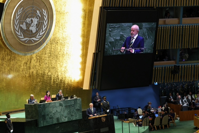 O presidente do Brasil, Luiz Inácio Lula da Silva, discursa durante o Debate Geral da Assembleia Geral das Nações Unidas, na sede da ONU, em Nova York