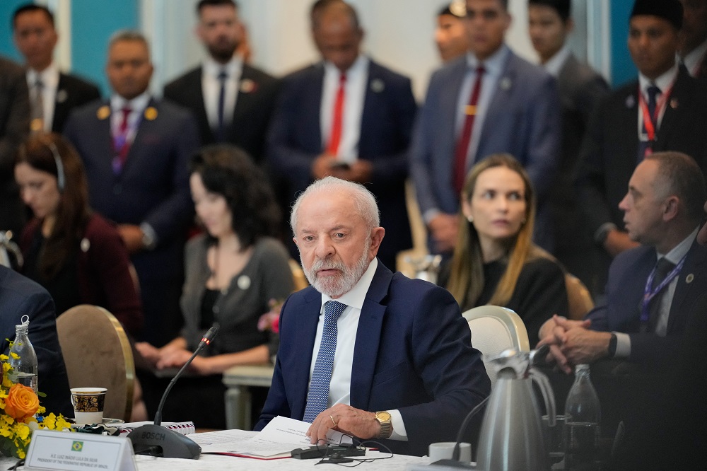 Lula Recebe Doutorado na Malásia e Choca o Mundo com Críticas ao FMI e Promessa Explosiva para a COP30!