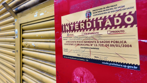 Loja de Bebidas foi interditada pela Vigilância Sanitária na rua Conselheiro Ramalho, na Bela Vista, região central de São Paulo