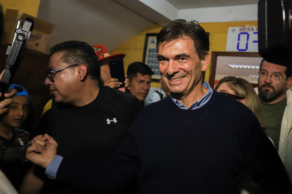 Bolívia em Novo Capítulo: Rodrigo Paz Conquista a Presidência em Eleição Histórica!