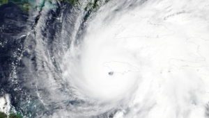 Imagem de satélite disponibilizada pelo aplicativo Worldview da NASA, parte do Sistema de Dados e Informações de Ciências da Terra da NASA (ESDIS), mostra o furacão Melissa se aproximando da Jamaica