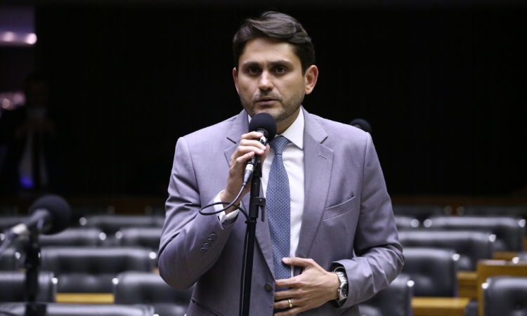 Deputado Juscelino Filho (UNIÃO - MA), durante discussão e votação de Propostas Legislativas