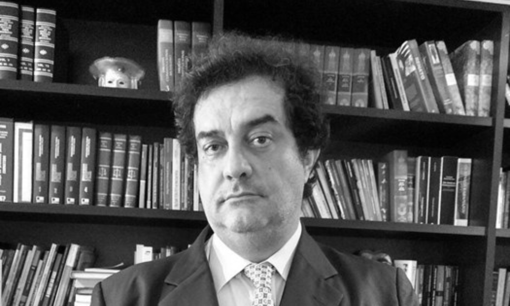 Polícia investiga como latrocínio morte de advogado do Mensalão em SP