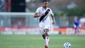 Paulo Henrique, um dos destaques do Vasco no Campeonato Brasileiro, é convocado pelo técnico Carlo Ancelotti para os amistosos da seleção brasileira