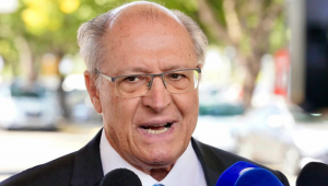 Vice-presidente Geraldo Alckmin, durante entrevista coletiva sobre conversa entre Lula e Trump sobre o tarifaço