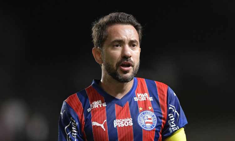 Everton Ribeiro passa por cirurgia após diagnóstico de câncer na tireoide