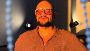 Influenciador e apresentador Gominho relata ter sido vítima de um golpe bancário que resultou no esvaziamento completo de suas contas