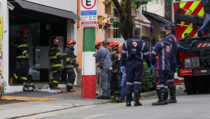 Teto do restaurante Jamile, do chef Henrique Fogaça, desabou no início da tarde desta quarta-feira (8)
