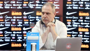 Corinthians afasta por tempo indeterminado o diretor financeiro Roberto Gavioli