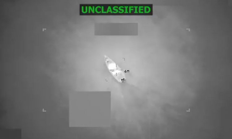 Exército dos Estados Unidos afunda outra suposta embarcação de narcotraficantes nas águas do mar do Caribe 'operado pelo Tren de Aragua'