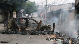 Polícia do RJ realiza uma megaoperação contra a facção; segundo o governo, o CV lançou bombas por meio de drones em retaliação