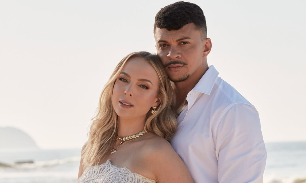 Júlio Cocielo, youtuber e influenciador, anuncia fim do casamento com Tata Estaniecki