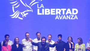 Presidente da Argentina, Javier Milei, discursa durante o encerramento da campanha do partido A Liberdade Avança