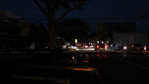 Um apagão no início da noite desta segunda-feira (01), deixou uma parte da cidade de Campo Mourão, na Região Centro-Oeste do Paraná, as escuras