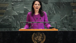 Annalena Baerbock, presidente da 80ª Assembleia Geral, discursa durante o Debate Geral da Assembleia Geral das Nações Unidas na sede da ONU em Nova York, em 23 de setembro de 2025. (Foto de TIMOTHY A. CLARY / AFP)
