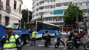 Rio amanhece em estágio de normalidade após dia de caos