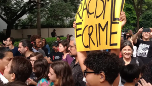 Defensoria pede R$ 759 mil em ação contra shopping de SP por racismo Estudantes do colégio Equipe foram discriminados por funcionários