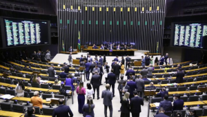 Deputados aprovaram o projeto em Plenário nesta quarta-feira Fonte: Agência Câmara de Notícias