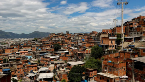 Rio de Janeiro (RJ) - 26/12/2024 - 100 fotos melhores de 2024, retrospectiva - Foto feita em 22/02/2023 - Agçomerado de casas das favelas do Complexo do Alemão, zona norte da cidade. Foto: Tânia Rêgo/Agência Brasil