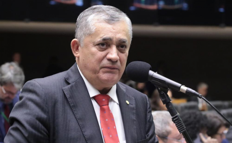 img20250716214848409med-750x462 Rompimento entre Motta e Lindbergh não pode ser chamado de crise com o governo, diz Guimarães