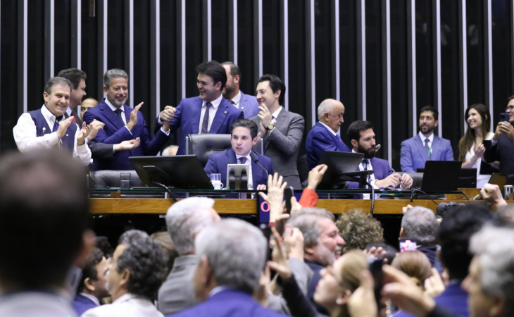 Discussão e votação de propostas legislativas. Hugo Motta (REPUBLICANOS - PB)