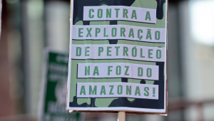 Ato do Greenpeace no MASP contra o PL 2159.