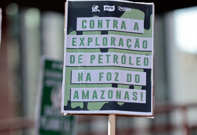 Ato do Greenpeace no MASP contra o PL 2159.