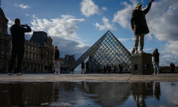 Louvre aumentará em 45% preço do ingresso para visitantes extraeuropeus