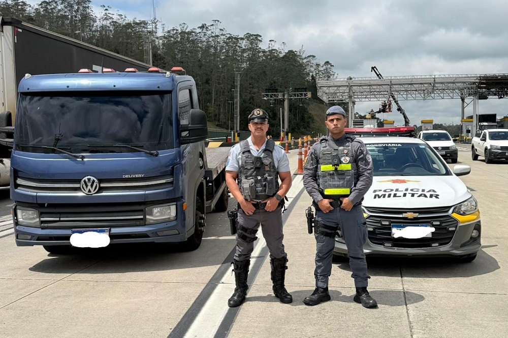 Caminhão guincho com 536 evasões de pedágio é apreendido pela polícia