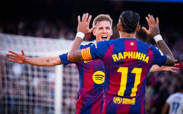 Raphinha retorna ao time titular e lidera virada do Barcelona sobre o Alavés