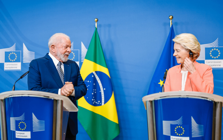 17.07.2023 - Encontro com a Presidenta da Comissão Europeia, Ursula von der Leyen 17.07.2023 - Presidente da República, Luiz Inácio Lula da Silva, durante encontro com a Presidenta da Comissão Europeia, Ursula von der Leyen. Edifício Le Berlaymont, Gabinete, – Bruxelas - Bélgica. Foto: Ricardo Stuckert/PR