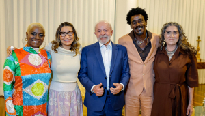 Presidente da República, Luiz Inácio Lula da Silva, durante sessão do Cine Alvorada, com exibição do filme A Melhor Mãe do Mundo. Palácio da Alvorada