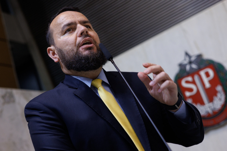 Alesp aprova viagem de deputados para visitar Eduardo Bolsonaro nos EUA